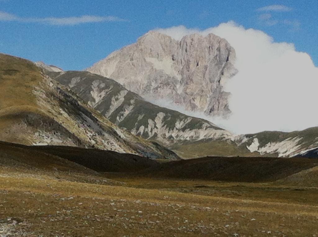 Residenza La Torre Aparthotel Santo Stefano Di Sessanio Bagian luar foto