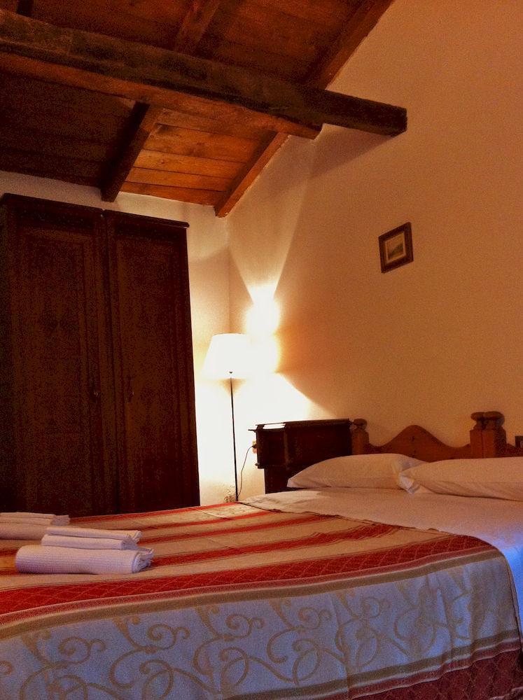 Residenza La Torre Aparthotel Santo Stefano Di Sessanio Bagian luar foto