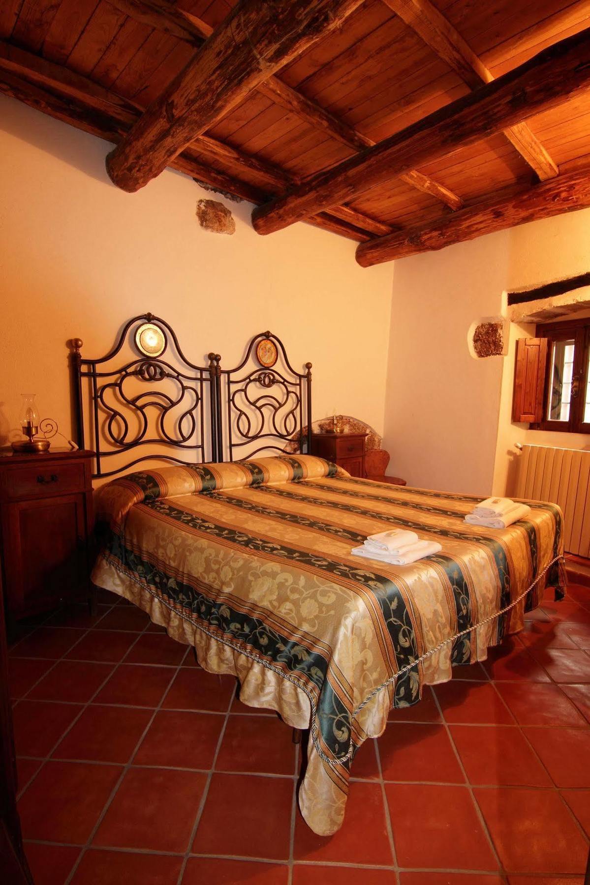 Residenza La Torre Aparthotel Santo Stefano Di Sessanio Bagian luar foto