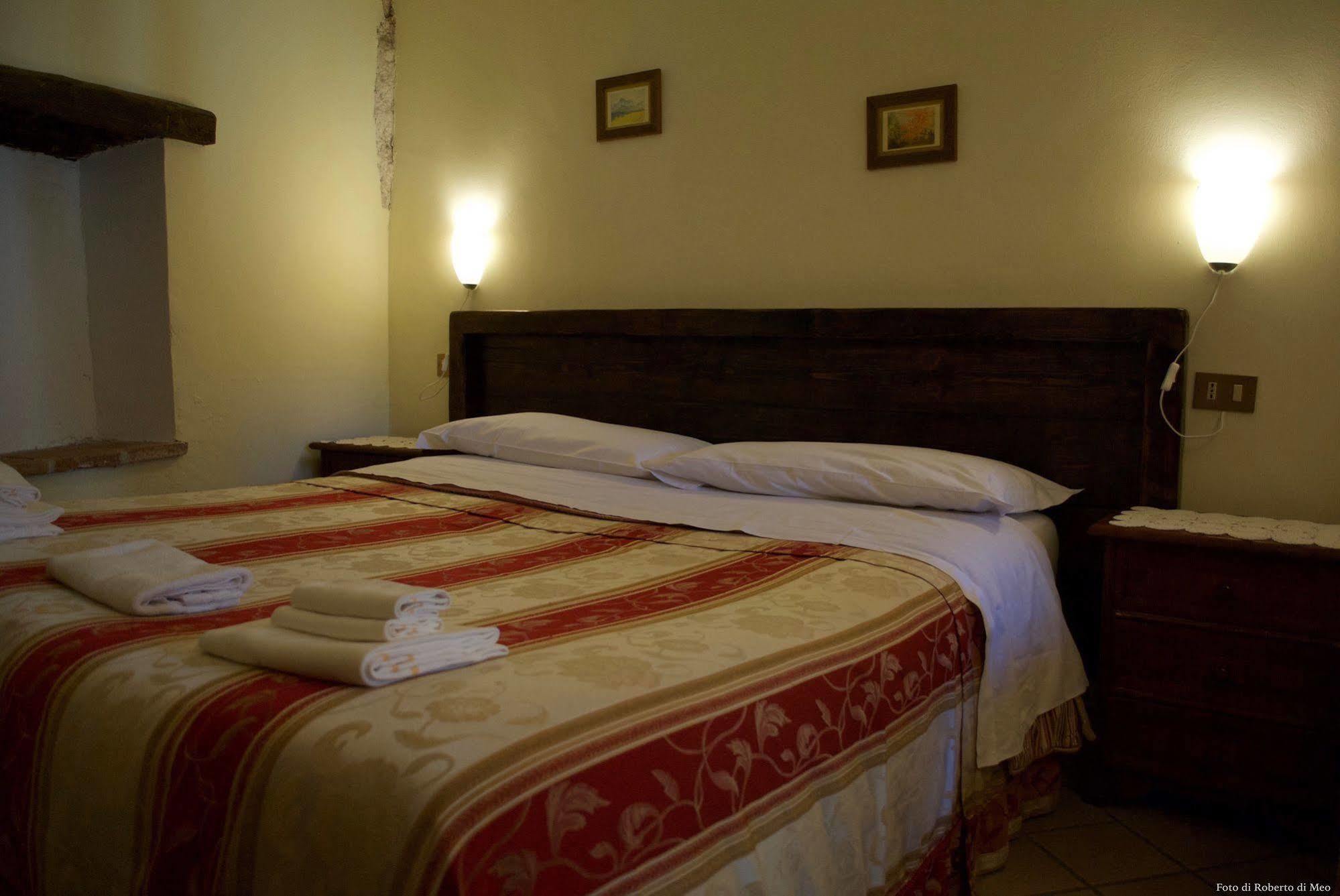 Residenza La Torre Aparthotel Santo Stefano Di Sessanio Bagian luar foto