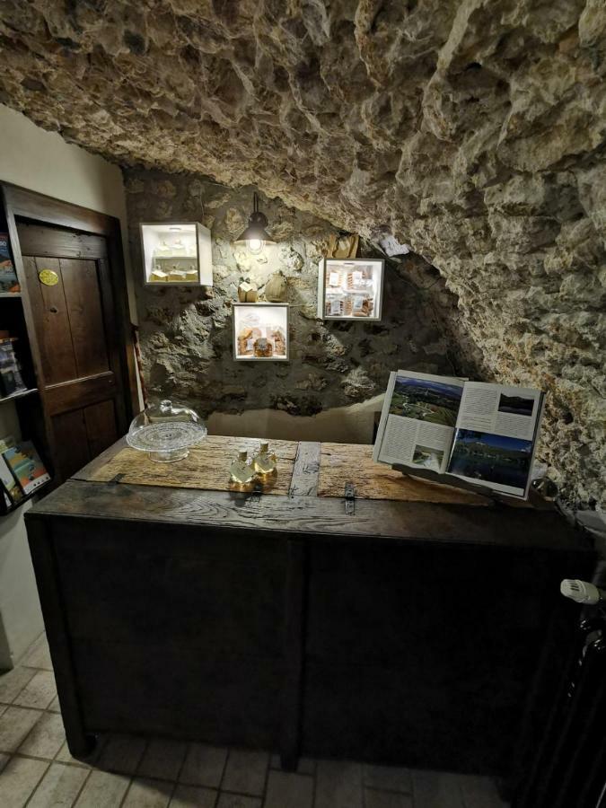 Residenza La Torre Aparthotel Santo Stefano Di Sessanio Bagian luar foto